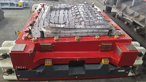 A KQ5152 hátsó panel formáját sikeresen szállították